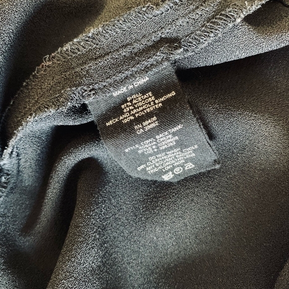 Women Top THEORY Black Sleeveless Top Deep V-Neck Ruffled Front Open Back Blouse - Picture 7 of 7